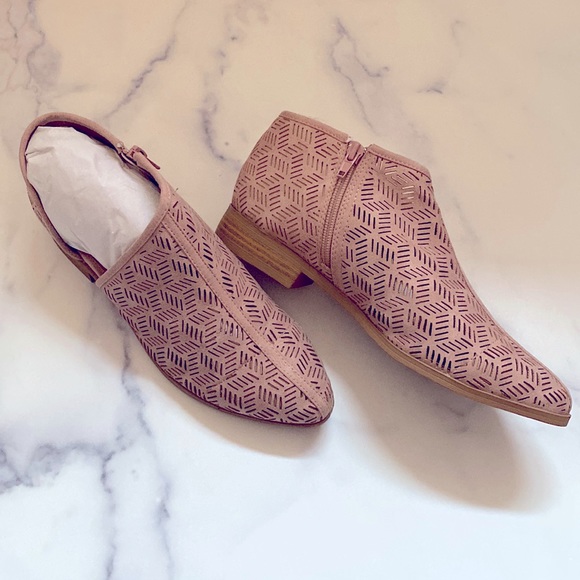 Qupid | Shoes | Qupid Tuxedo Blush 
